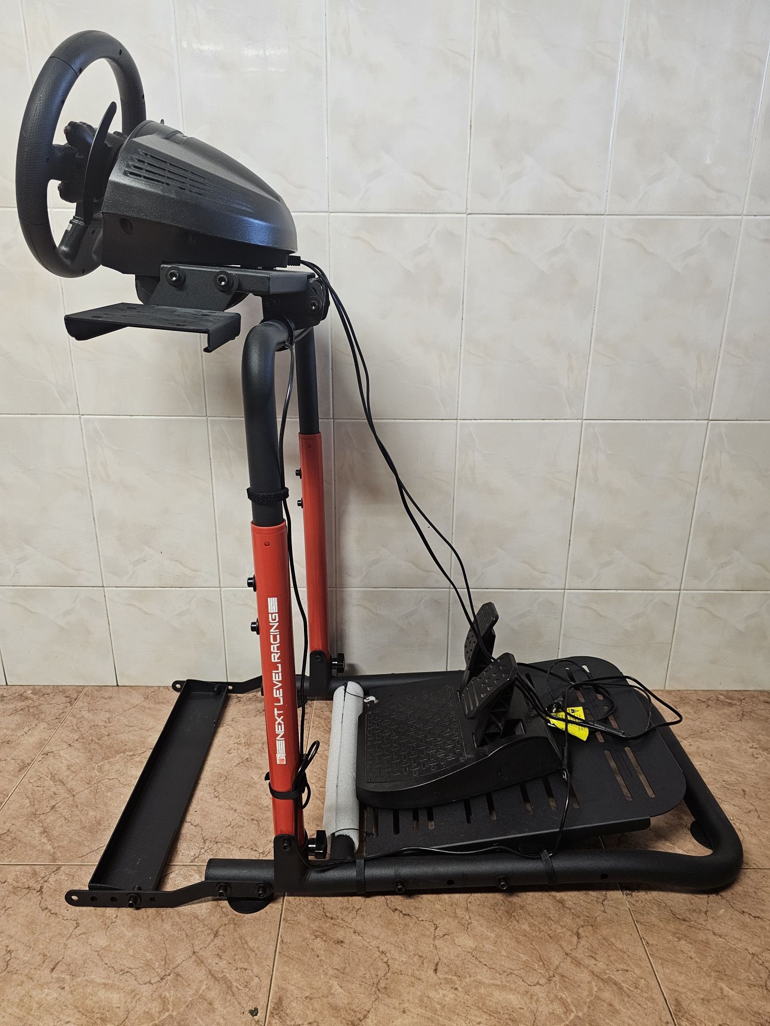Wheel Stand Lite 2.0 mais volante Trustmaster TMX Force Feedback