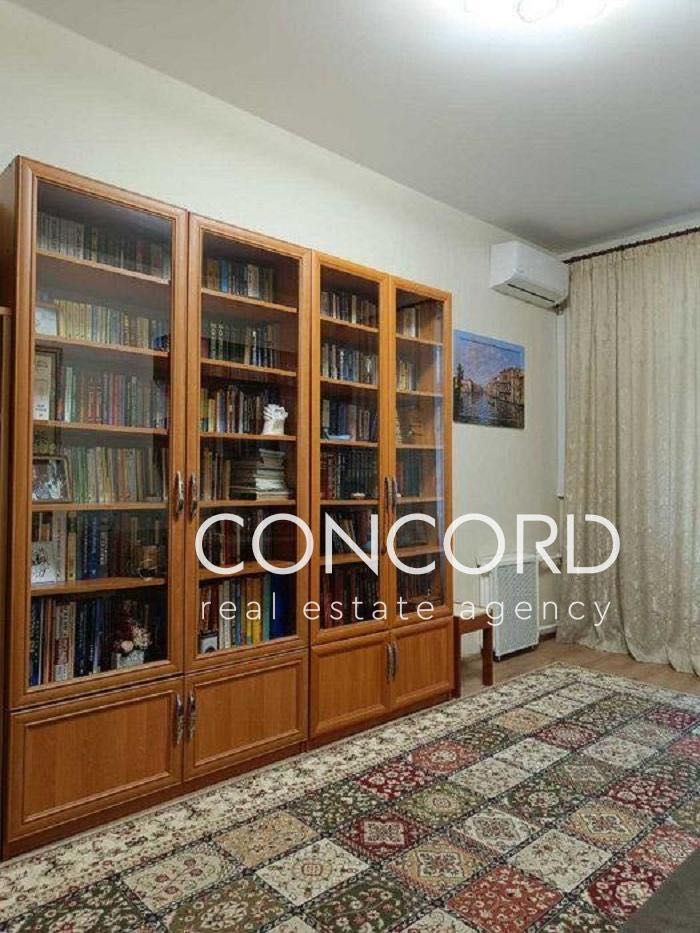 Чоколовка,Івана Світличного (Петровського) вул.,6, Солом'янський район