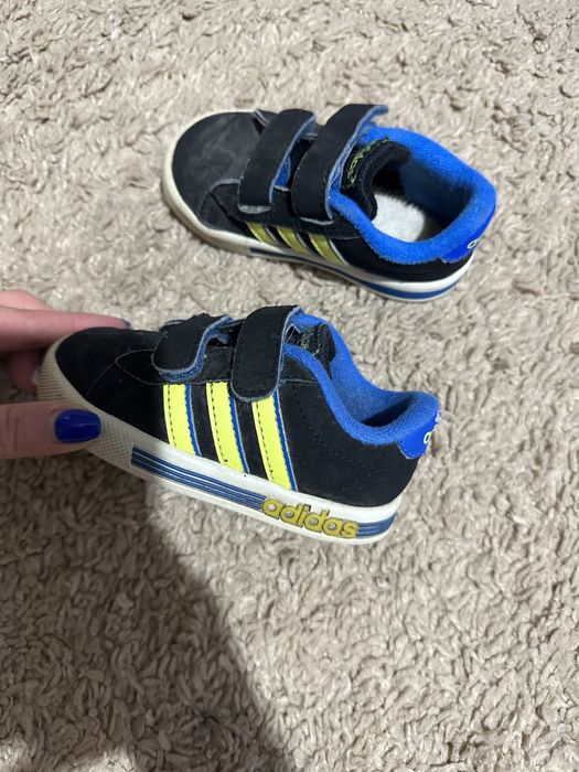 Buty Adidas dla chłopca 21