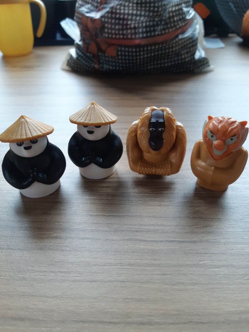 Figurki smerfy pingwiny kung fu