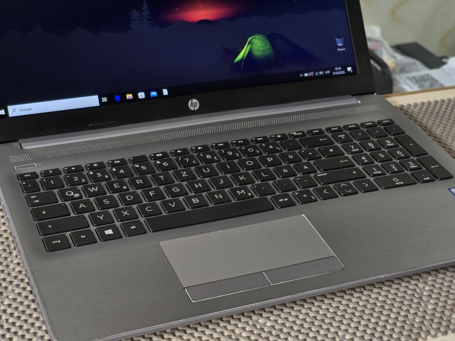 Ноутбук HP 250 G7 15.6 Full HD / I3-7020/ 8GB Ddr4/ 240GB
