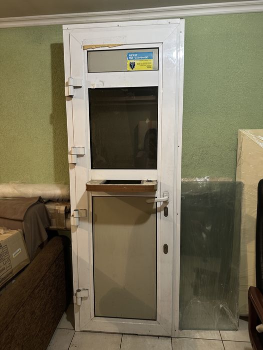 Продам бронированую дверь