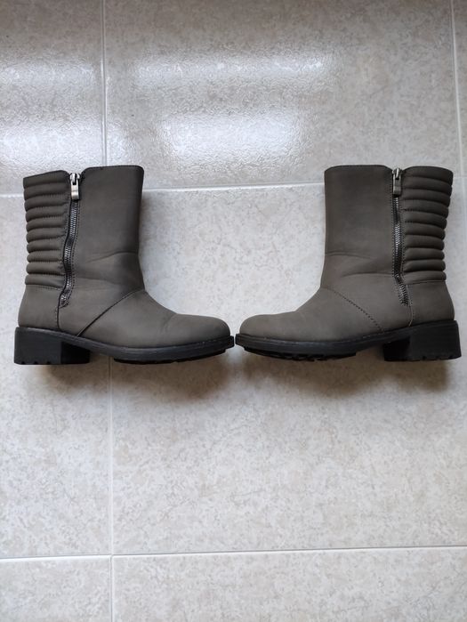 Botins Cinzentos como novos