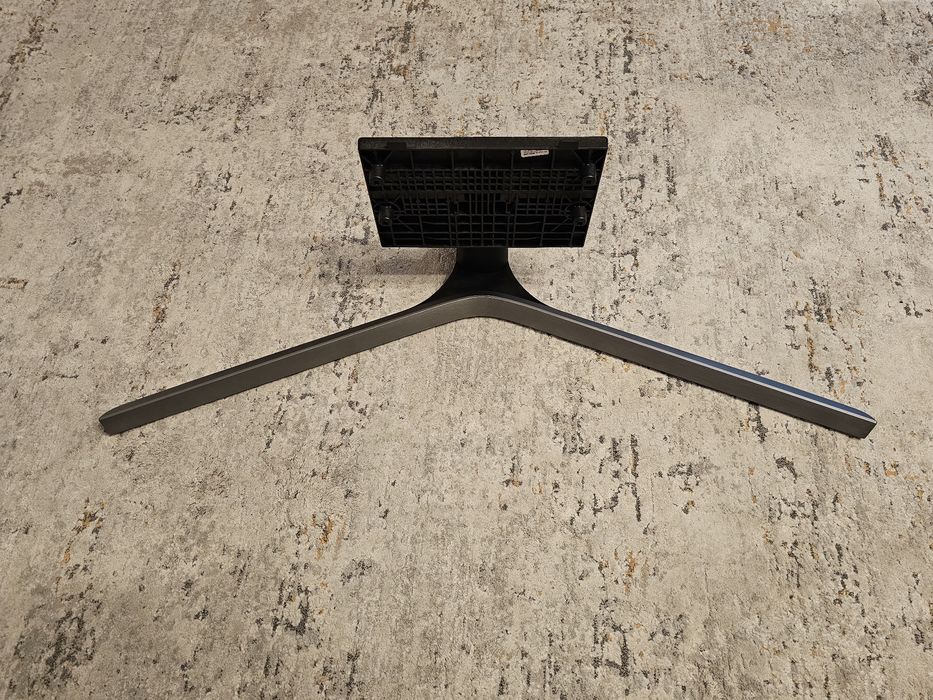 Samsung UE50RU7470 Noga, stopa do TV