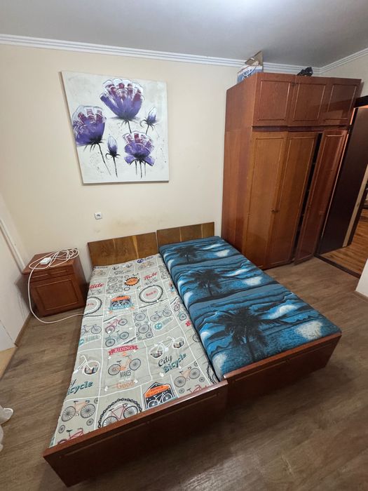 Продам шкаф тумбу кровать усе