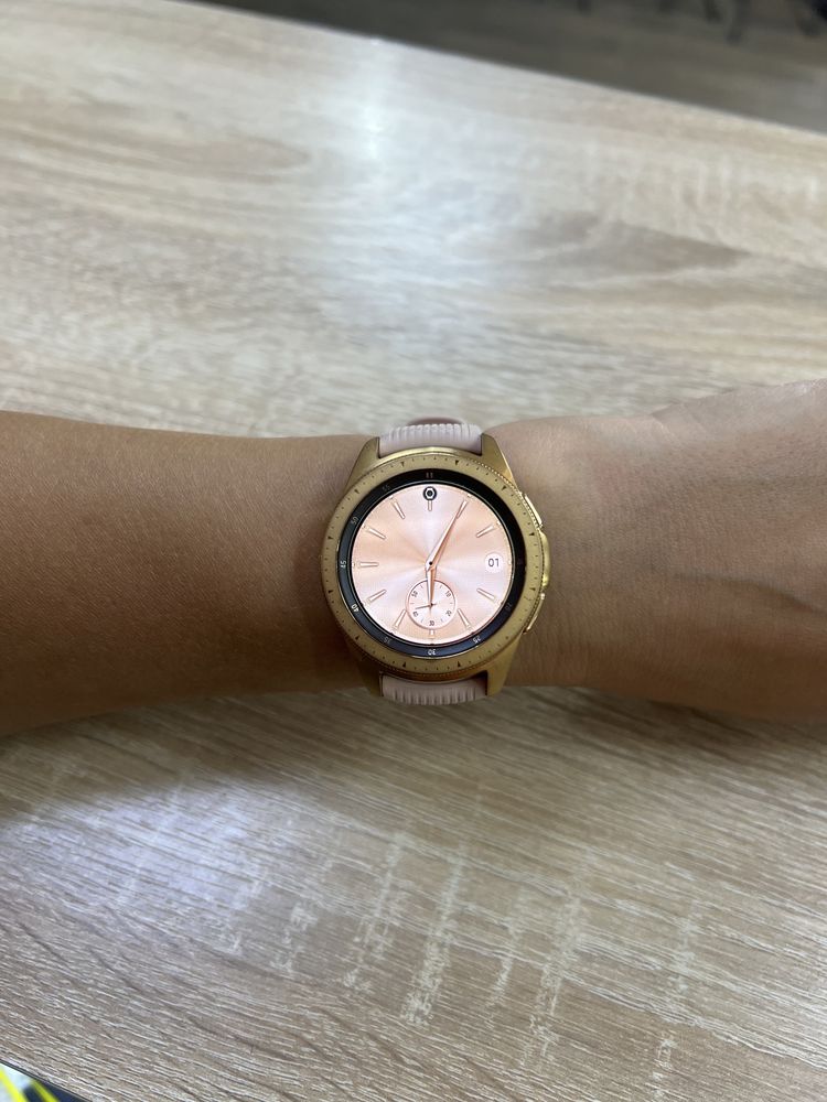 Часы Samsung Galaxy Watch 42mm