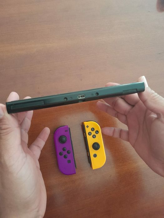 Oferta!!! Nintendo Switch + 8 jogos + 4 controladores e acessórios.