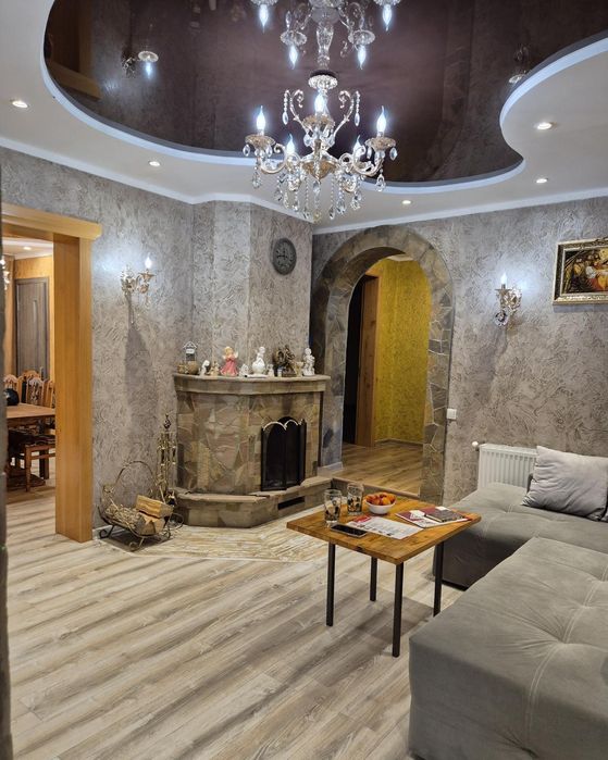 Автономний будинок для великої сім'ї в тихому місці++бізнес