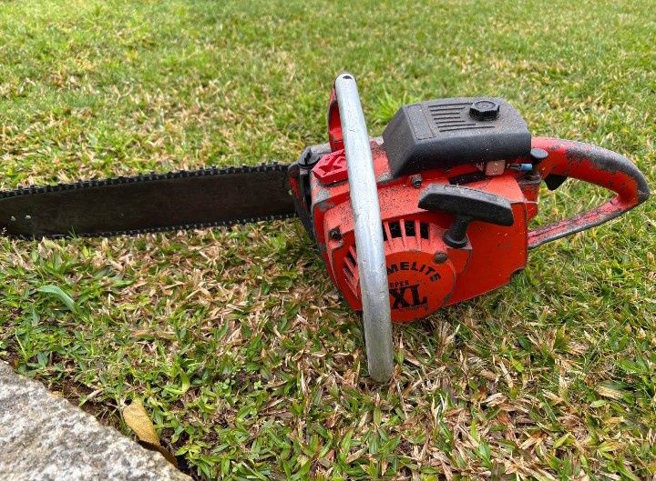 Motosserra homelite XL e roçadora McCulloch