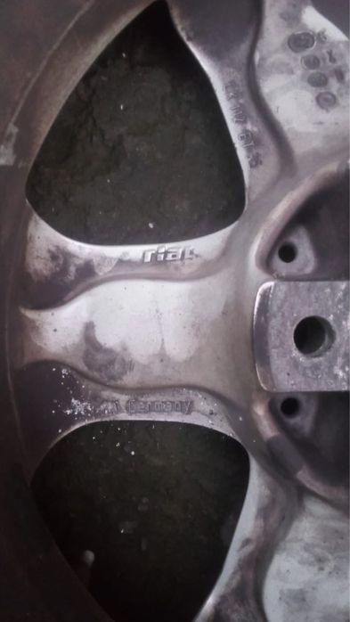 Терміново Смішна ціна Продам диски з колесами 225 60 16 зимні