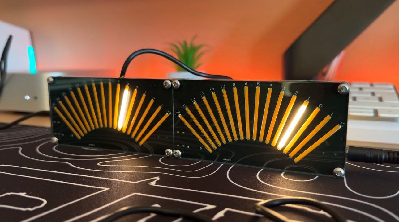 Индикатор уровня звука VU meter