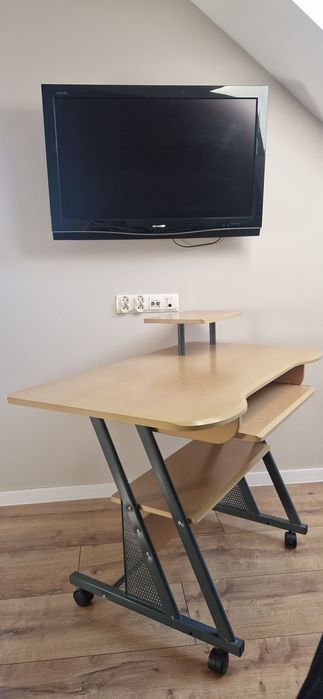 Biurko do komputera szkolne