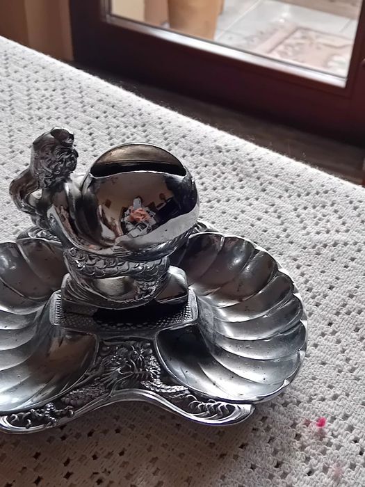 Zestaw zapalniczka i popielniczka