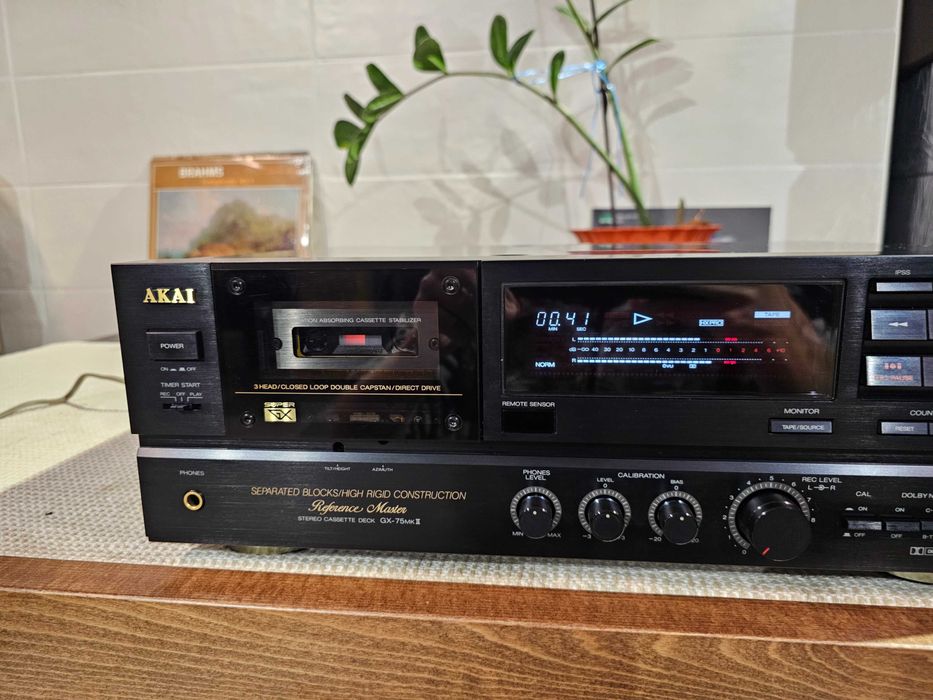Касетна дека Akai GX-75 MK II (3 Head, HQ, Made in Japan)