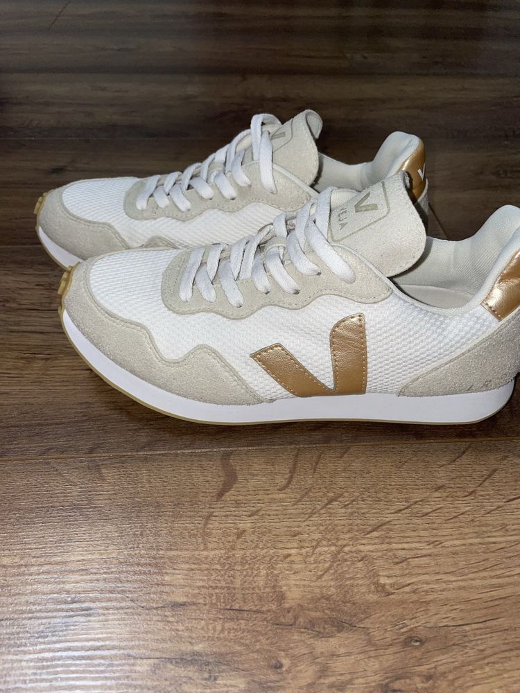 Кросівки Veja 38р