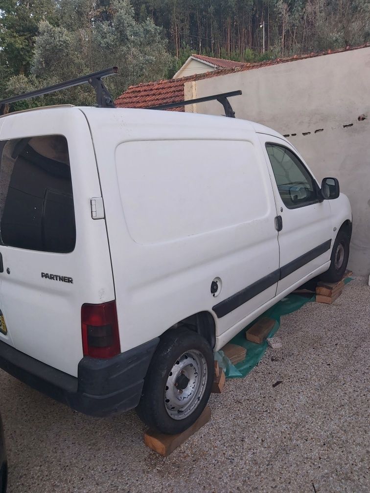 Vendo Peugeot Partner 1.9 diesel de 2003.