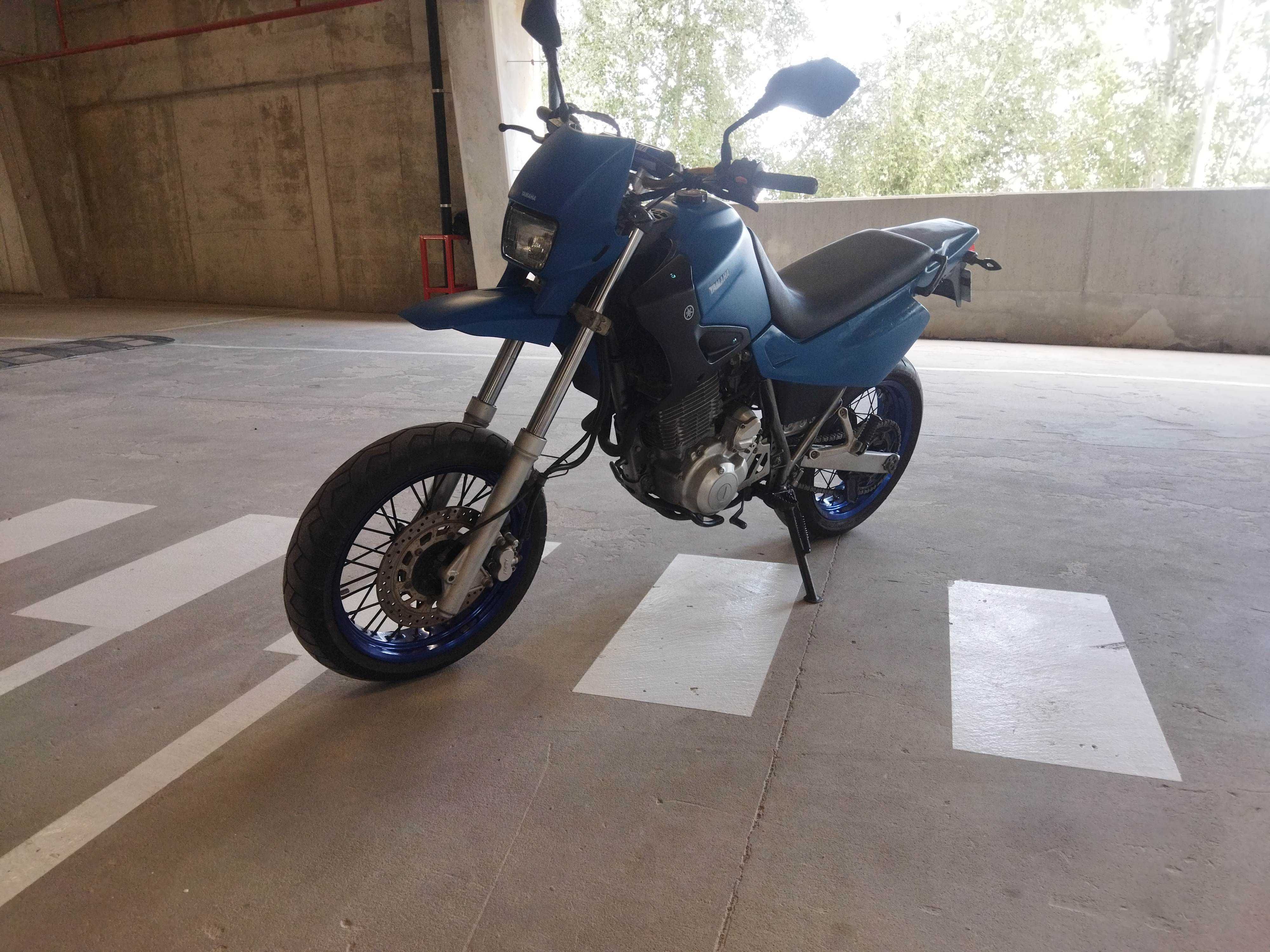 Yamaha XT 600, em bom estado, Supermotard tudo averbado nos documentos