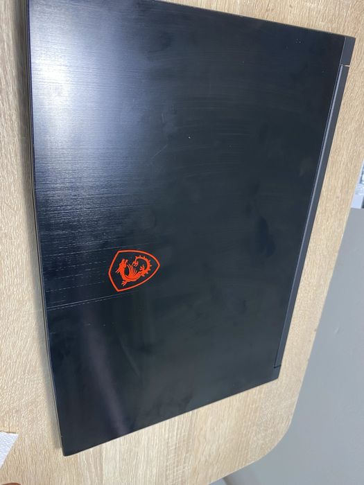 Ноутбук MSI