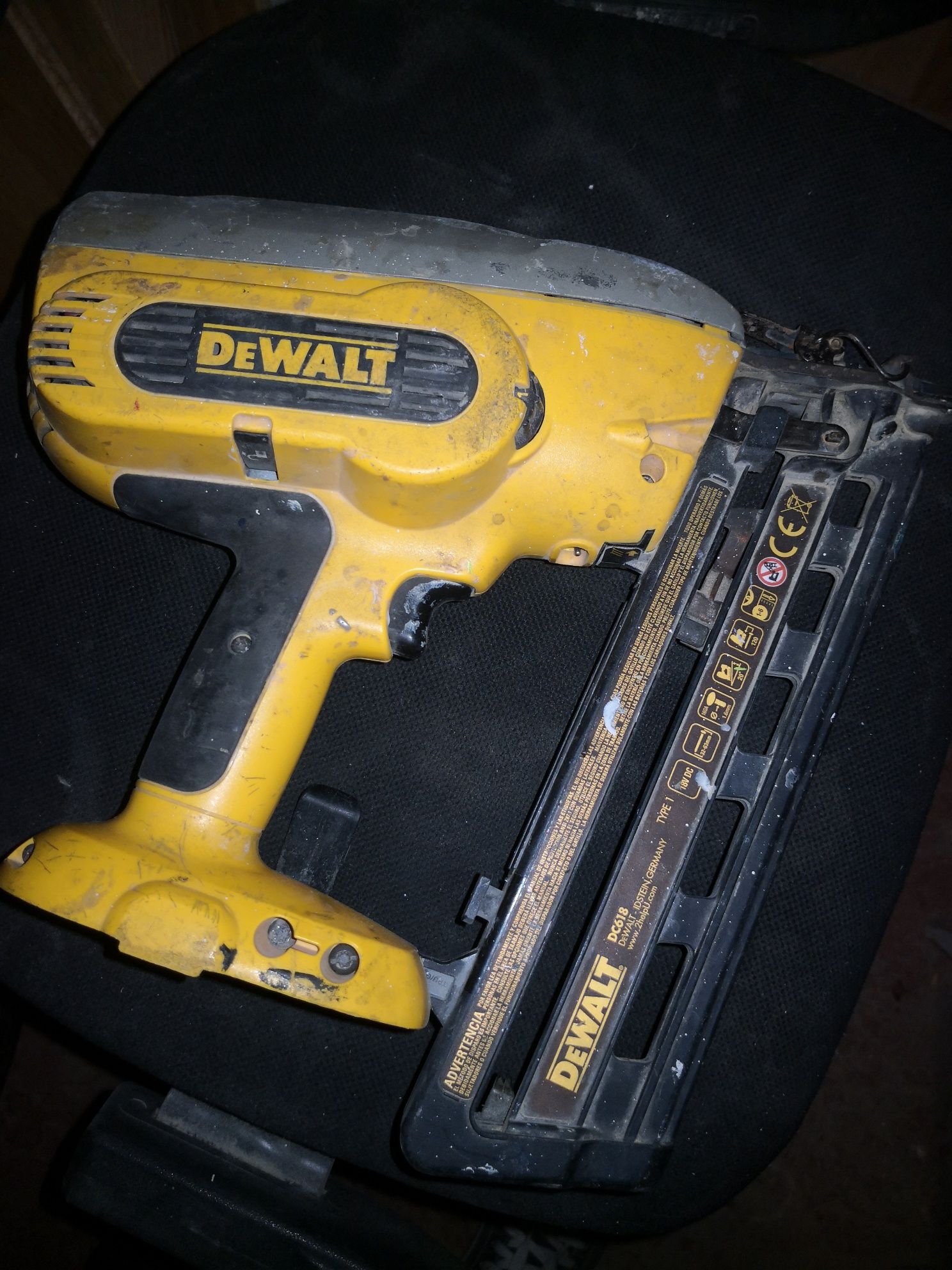 DeWalt 18 вольовий інструмент
