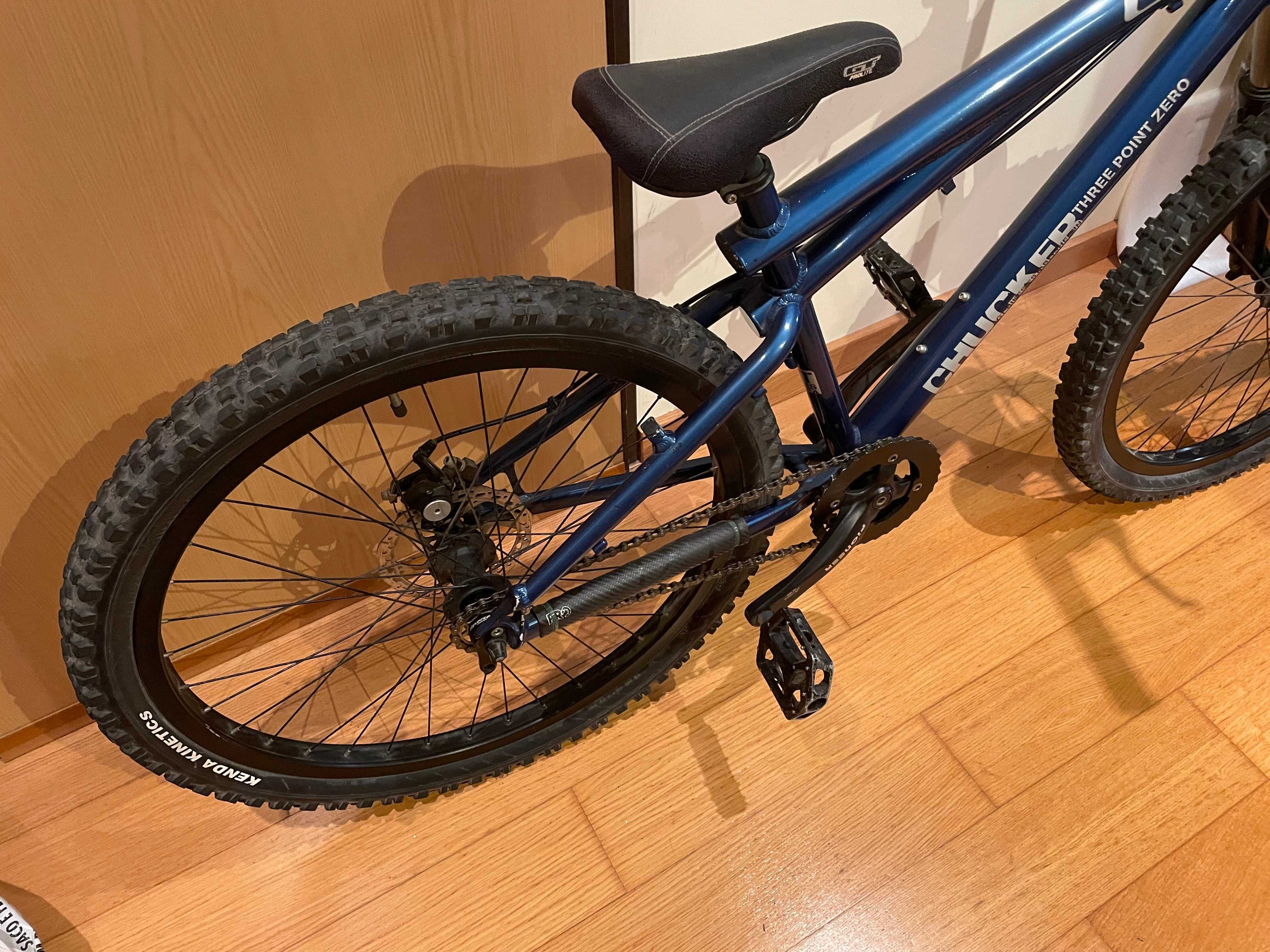 bicicleta gt chucker 3.0