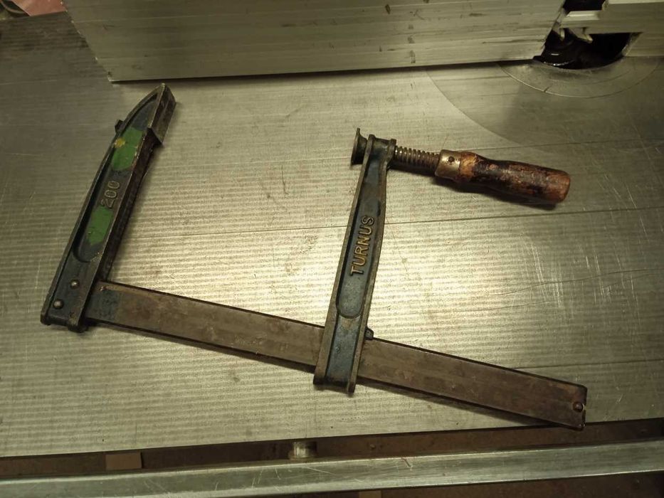 Ścisk stolarski niemiecki TURNUS o dużym wysięgu 200 mm. Solidny