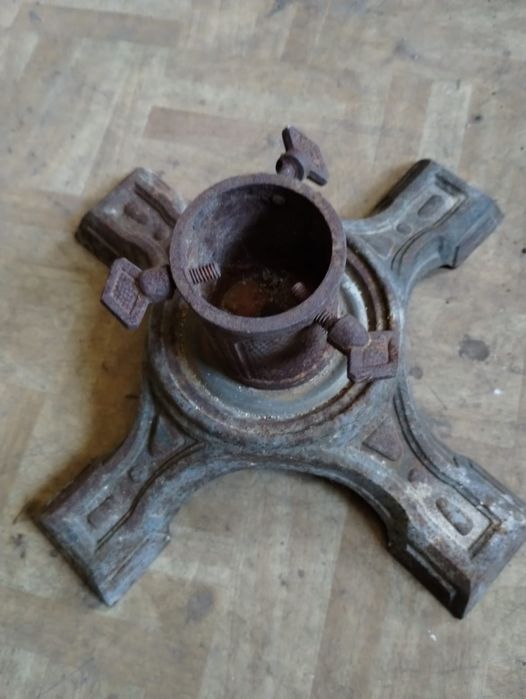 Stary stojak na choinkę