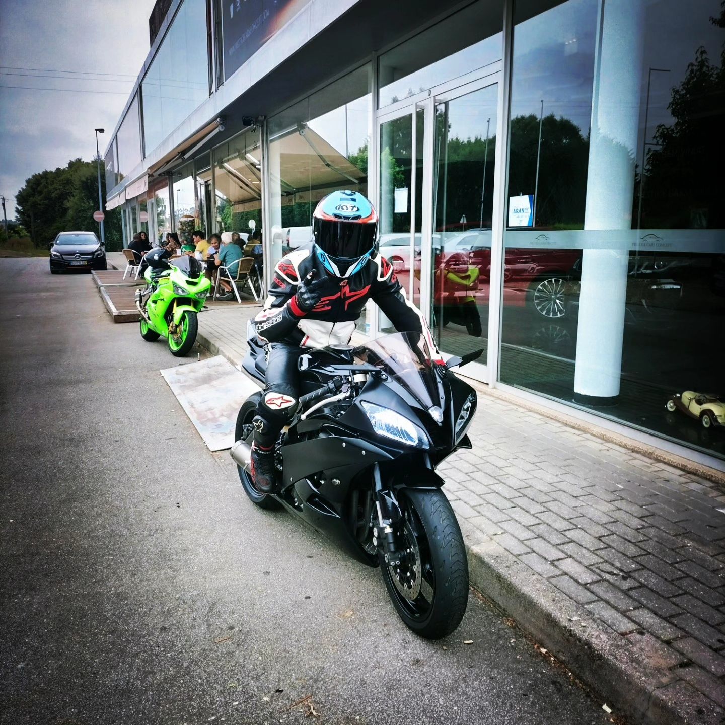 Yamaha R6 RJ11 de 93 kilowats
Com 57 mil kilometros evolutivos,motor