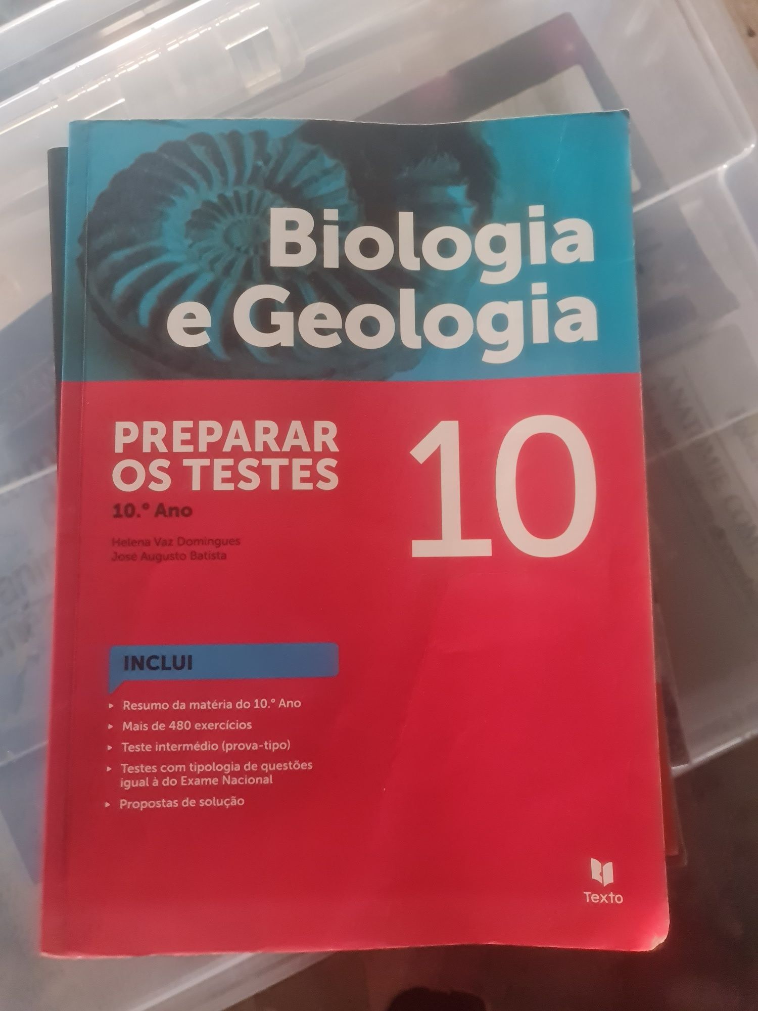 Livros de preparação para exames biologia e quimica