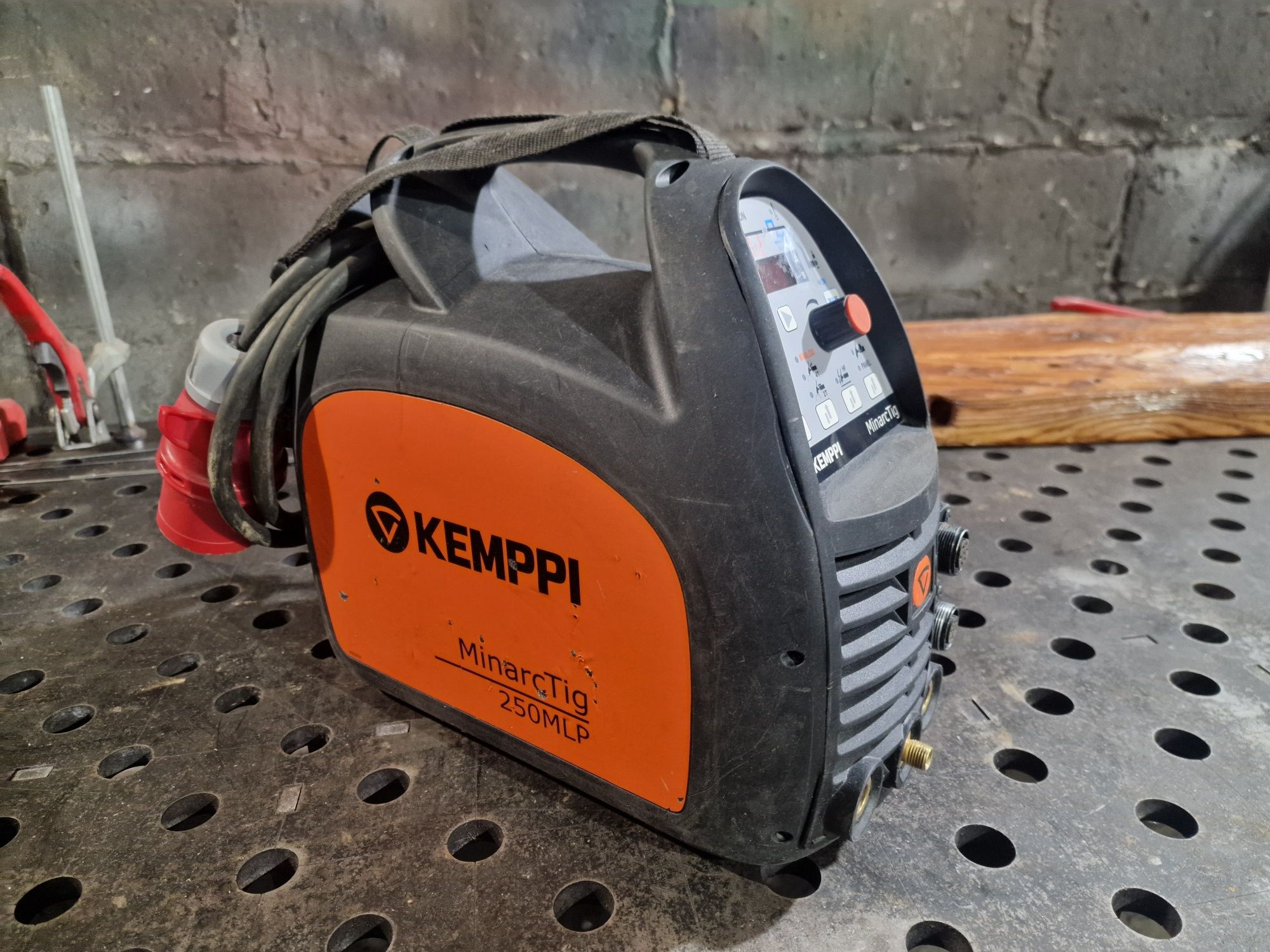 Spawarka TIG KEMPPI  MinarcTig 250MLP