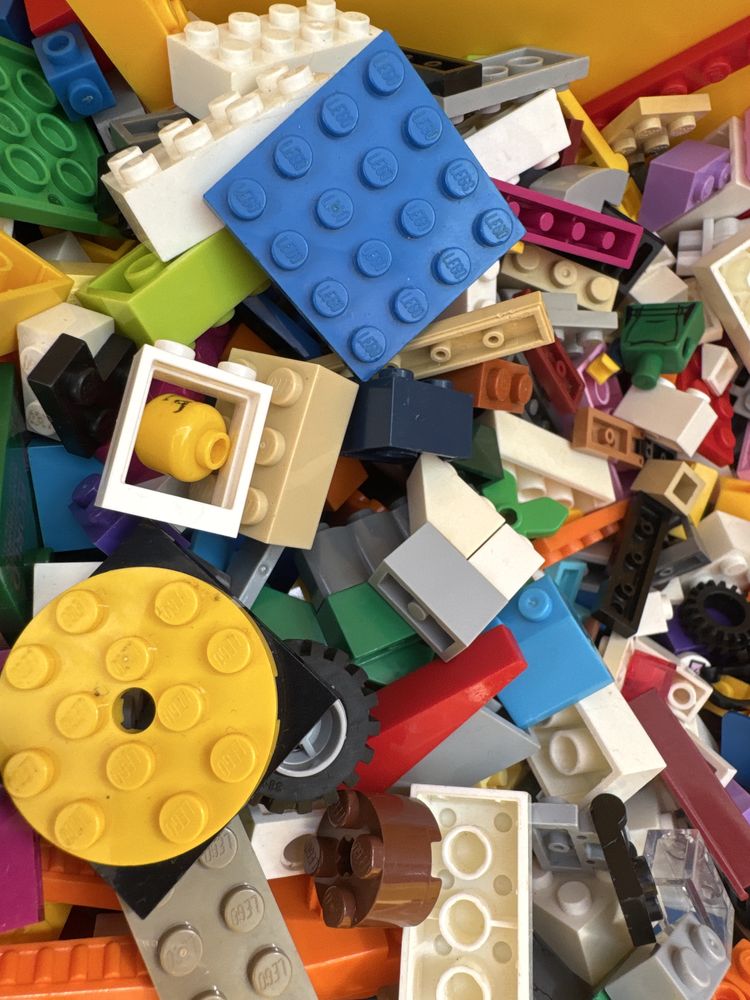 Великий набір Lego з коробкою