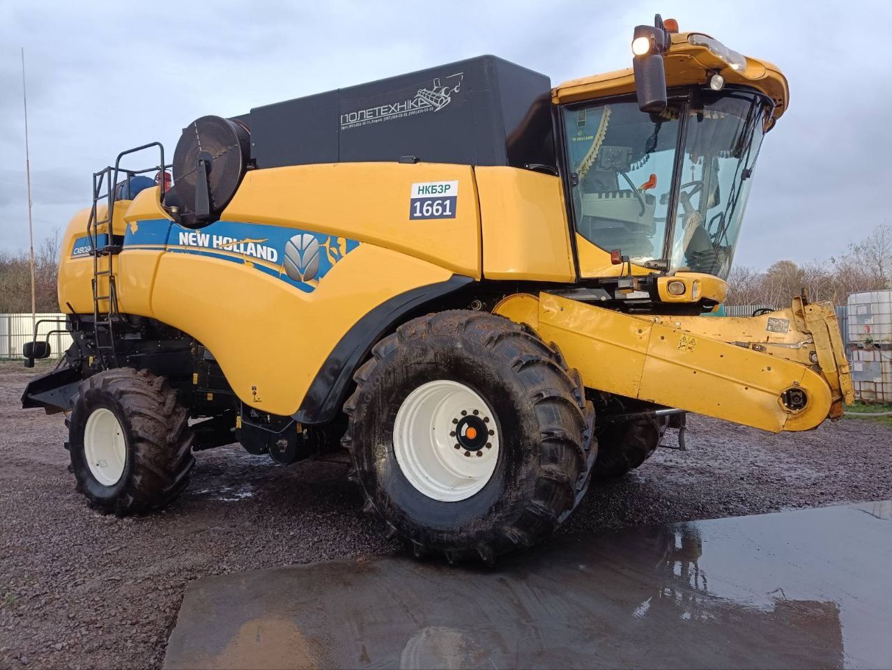 Комбайн New Holland CX8080