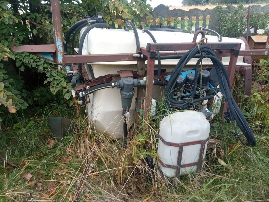Zbiornik części opryskiwacza 1000l