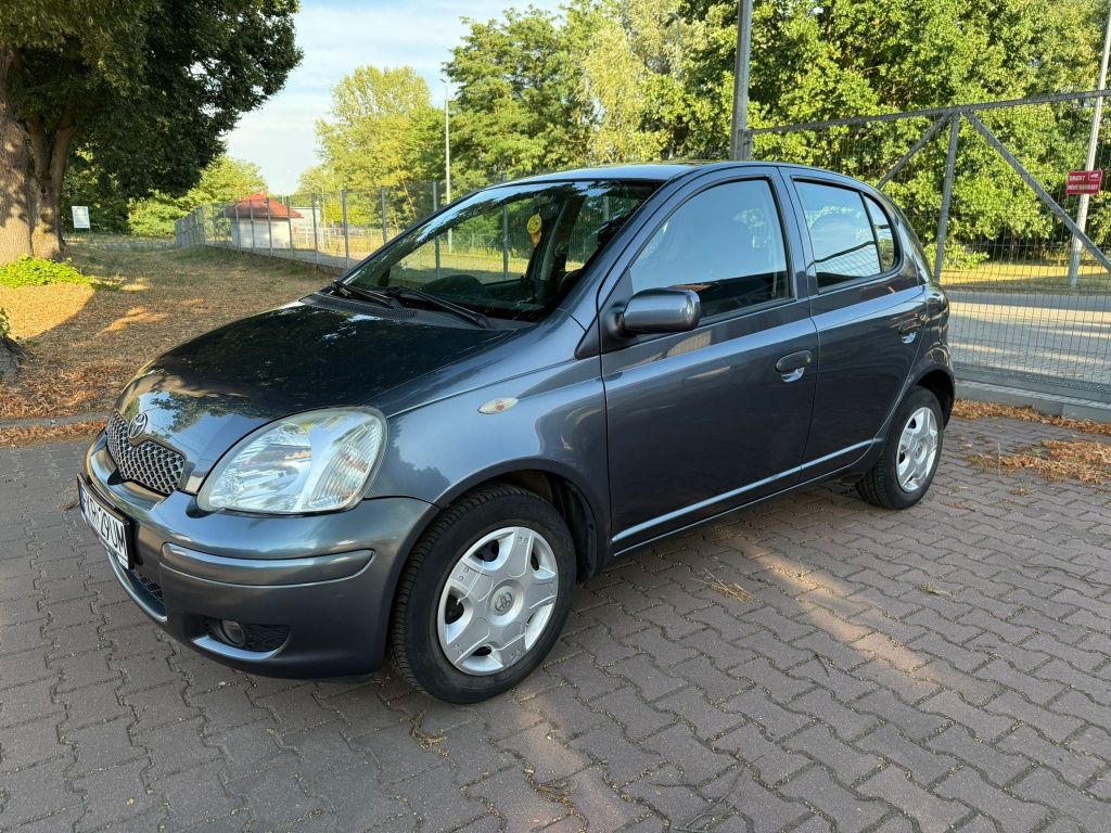 Toyota  Yaris zadbana.