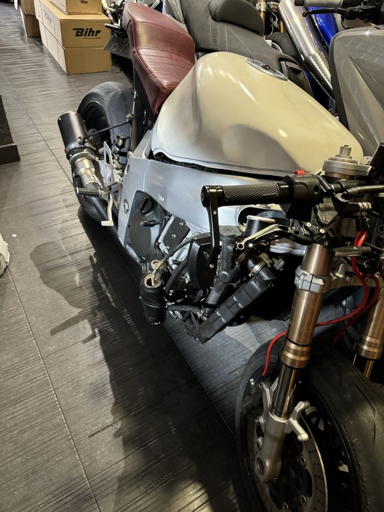 Ninja ZX-7R Cafe Racer