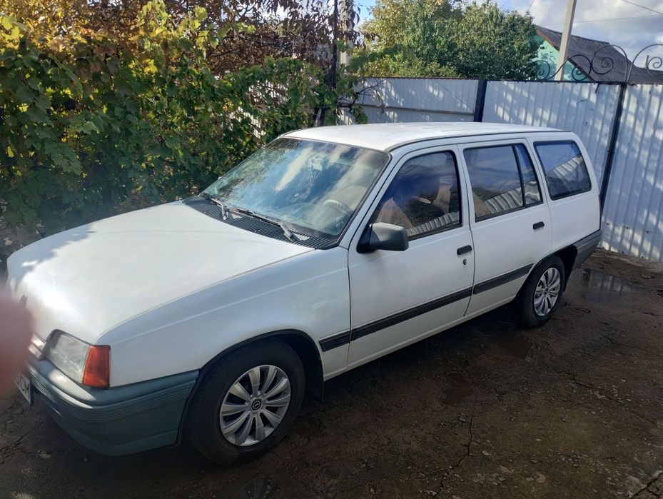 Опель кадет 1990