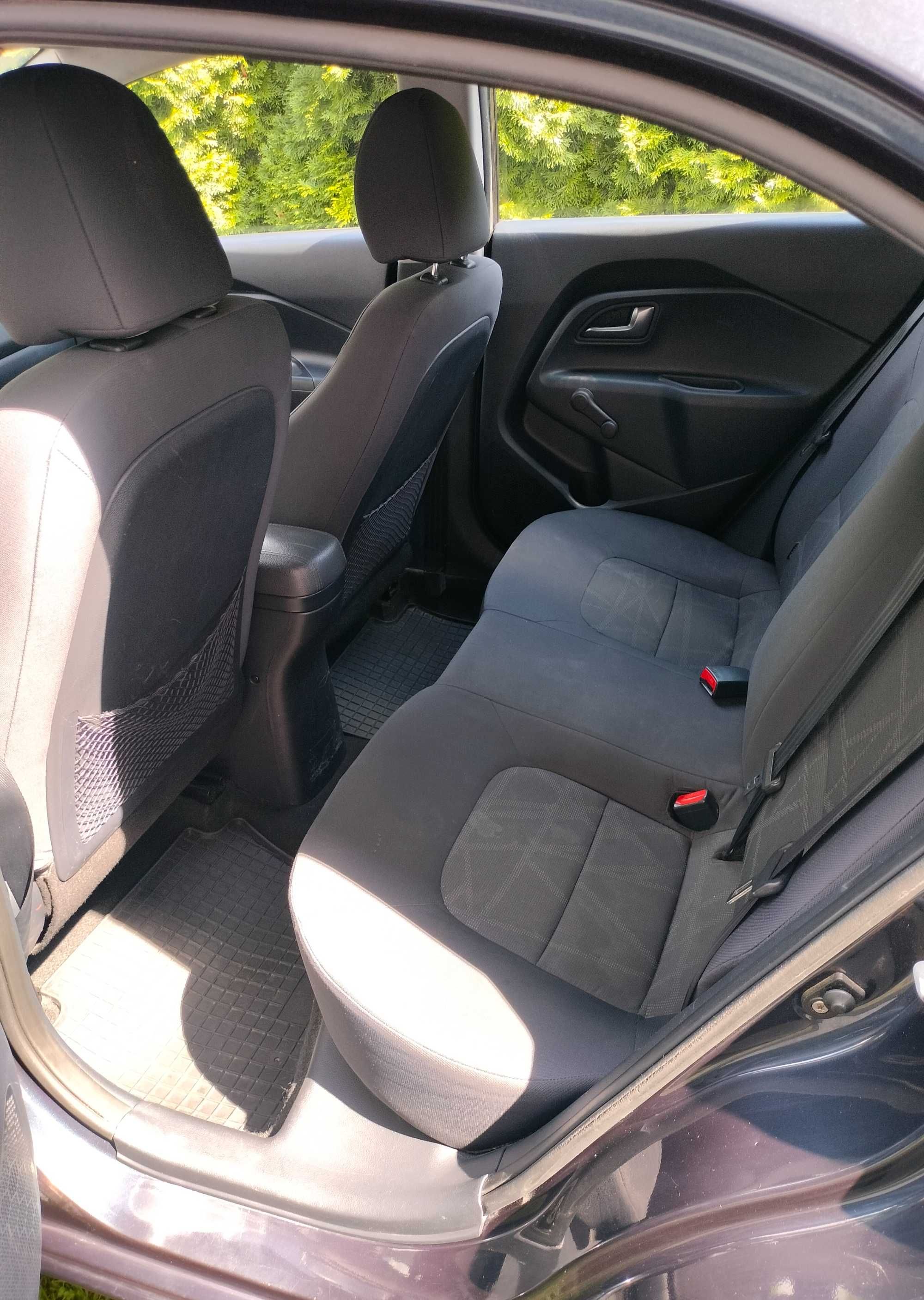 Sprzedam samochód Kia Rio 2012 r