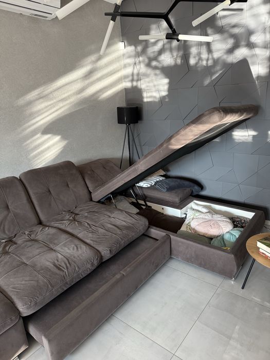 Продам диван в нормальному стані