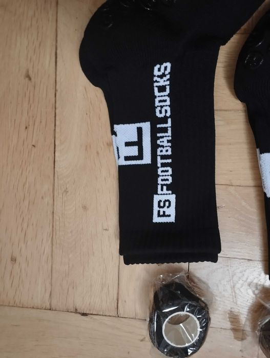 Zestaw piłkarski skarpety i taśmy 3 sztuki czarne