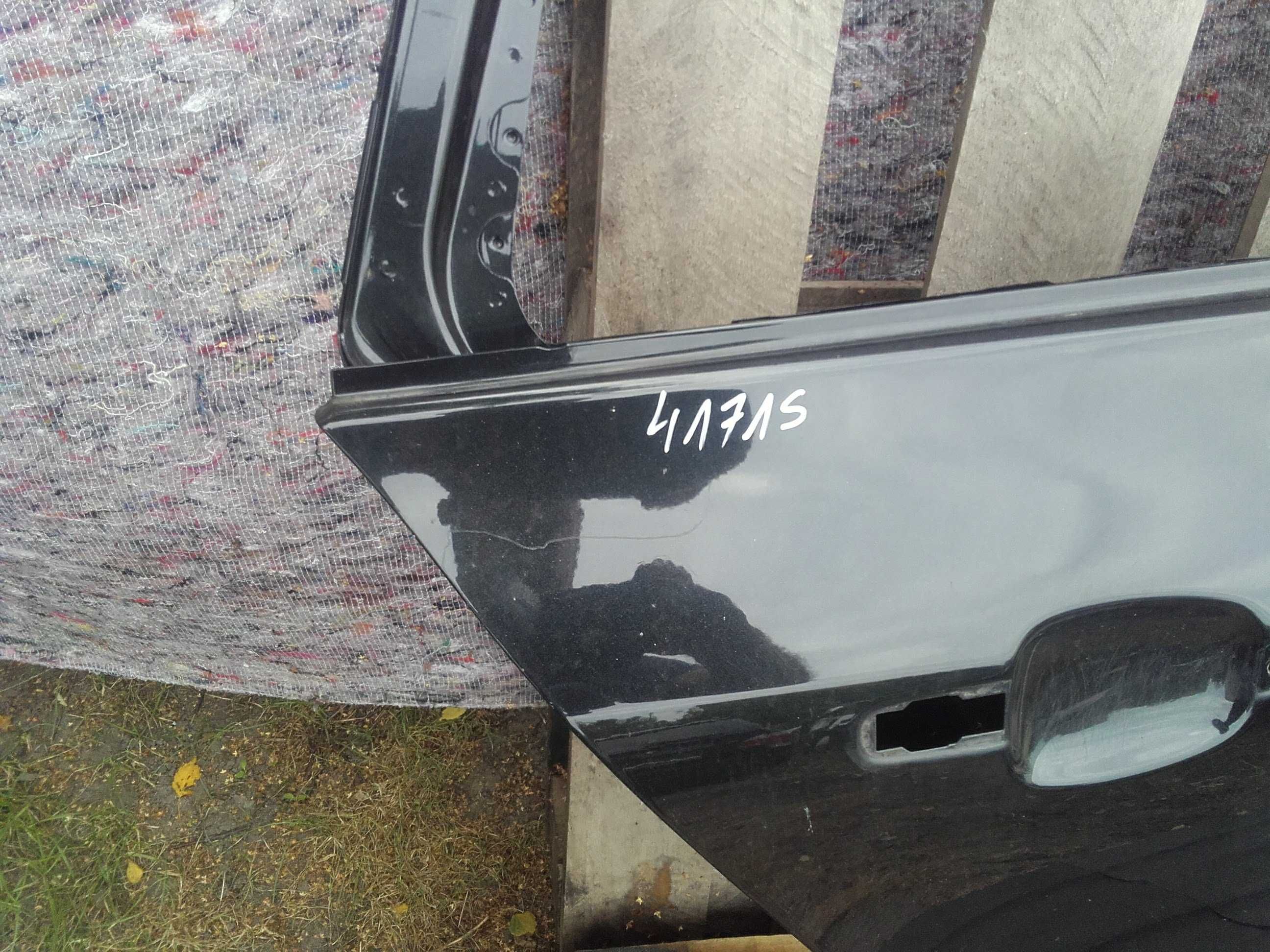 Drzwi tył prawe Opel Insignia A kombi 2008-> nr4171s