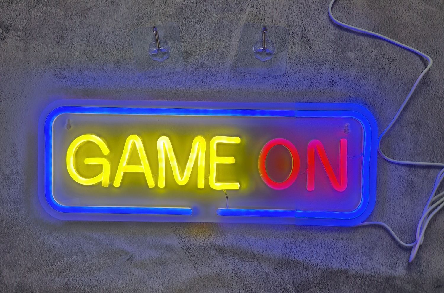 Neon Game on, dekoracja do pokoju gier