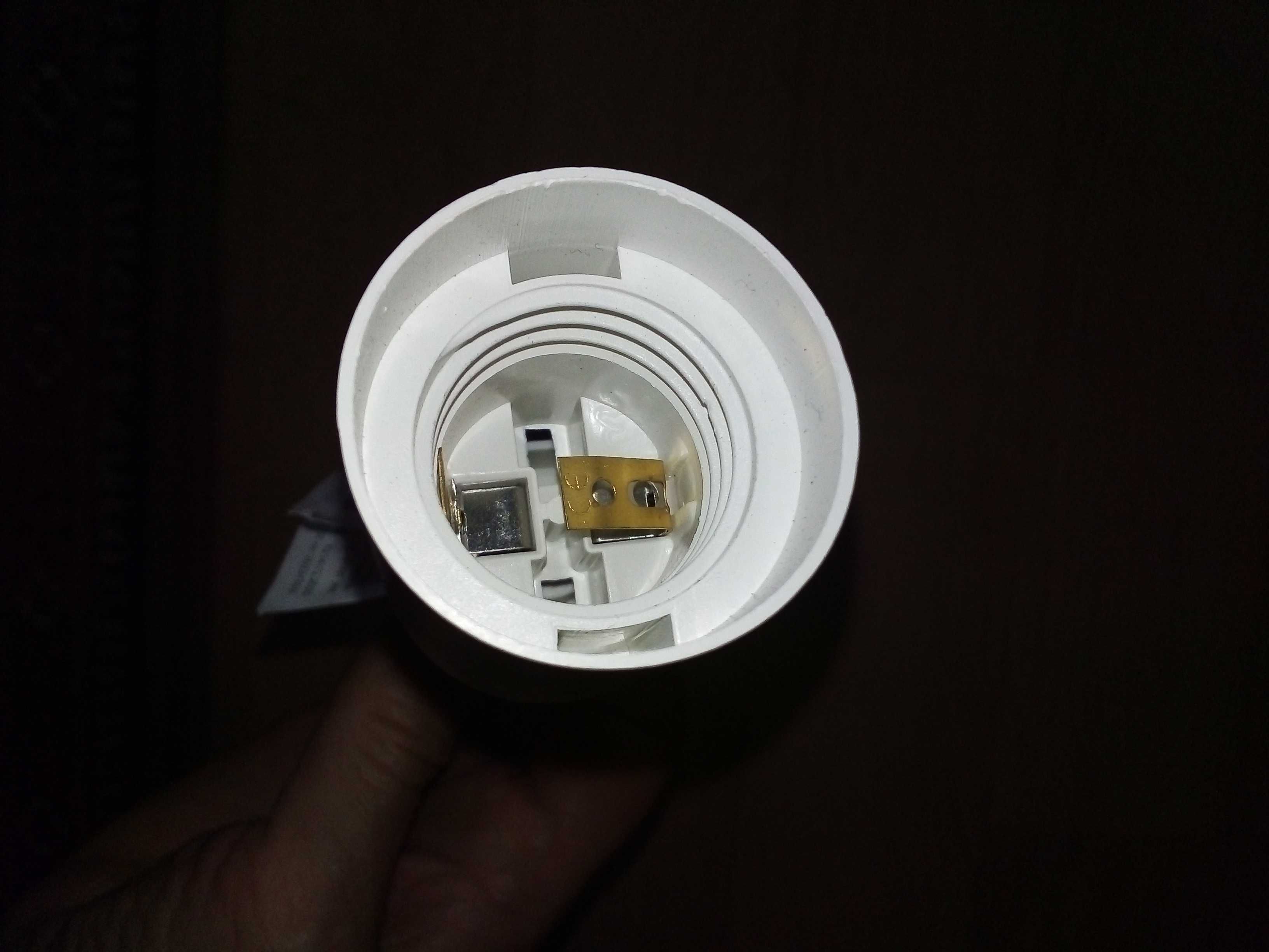 Oprawka  do lampy E-27P  4A/250V.