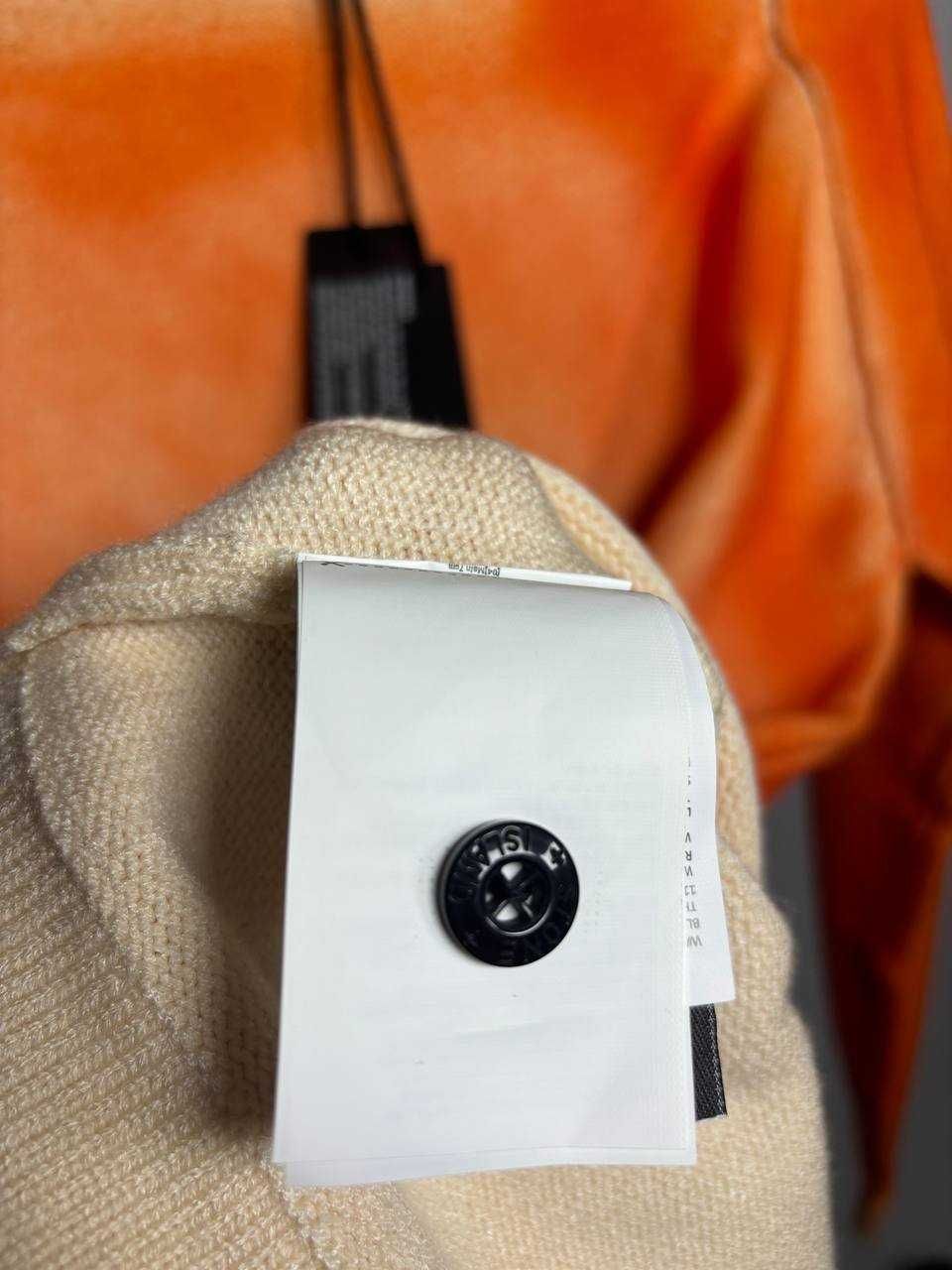 Men's sweatshirt with patch