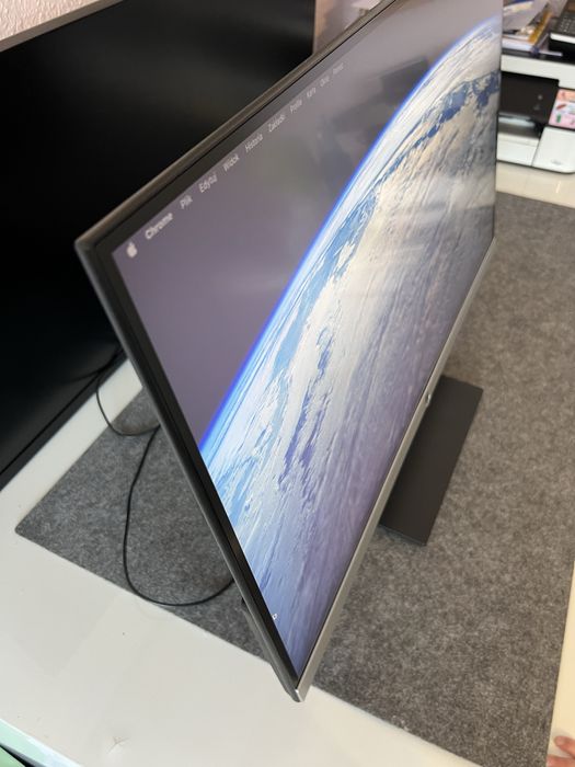 #1502 Hp 27 f 4K Monitor 27” cali UHD