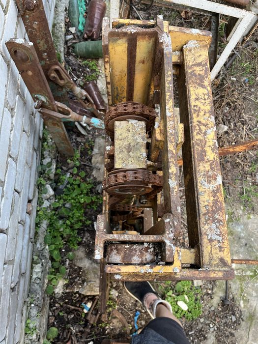 Погрузчик гидравлический с вилами на трактор