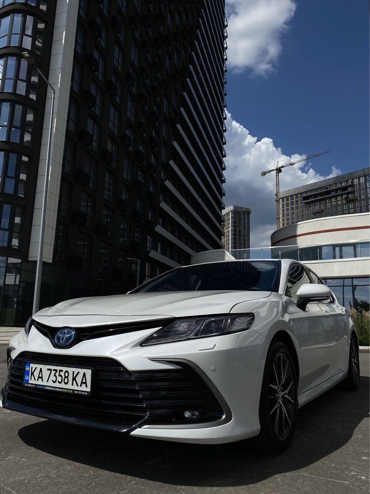 Аренда /Прокат Toyota Camry 70 Hybrid года посуточная