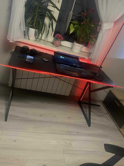 Biurko Gamingowe Huzaro 120 cm LED RGB – Wysyłka Gratis!