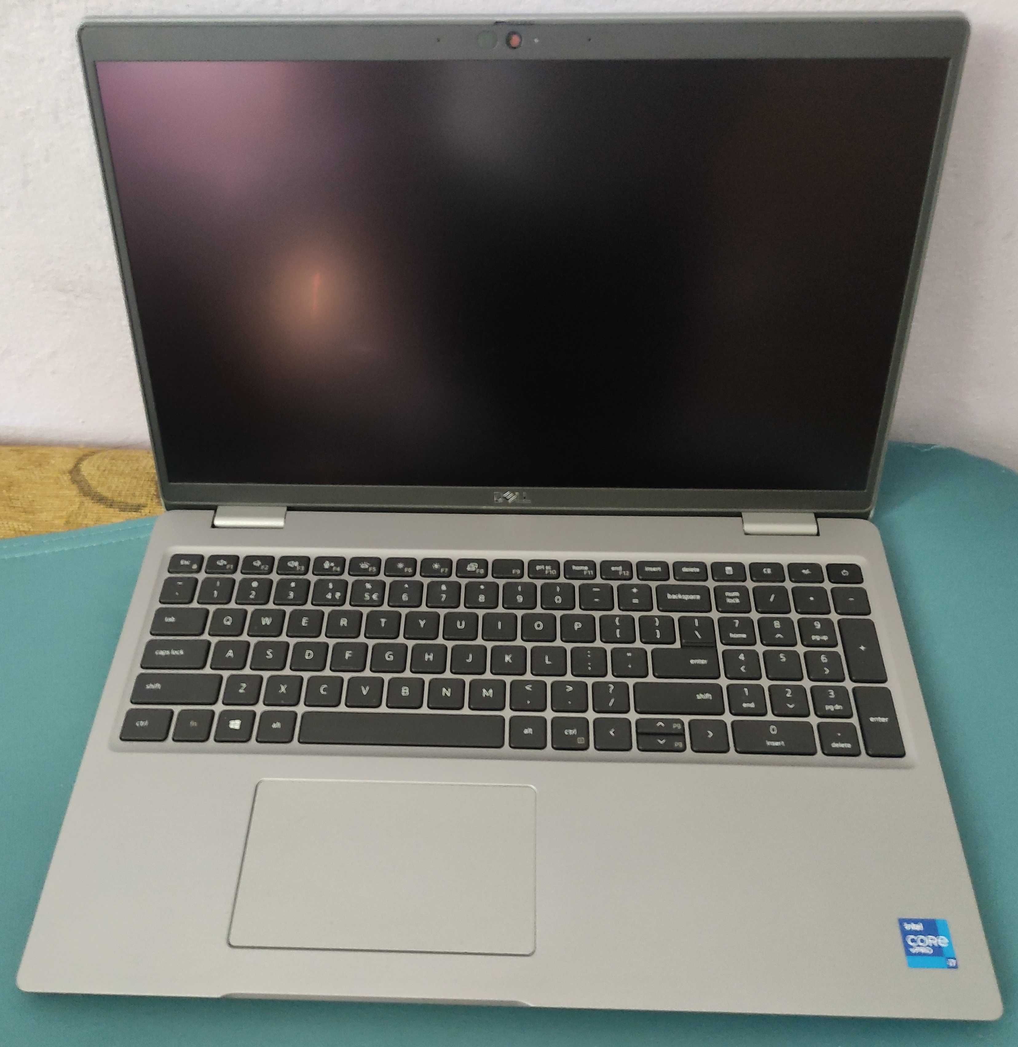 DELL LATITUDE 5520 i7 3.0 GHz 24GB RAM SSD 512 GB