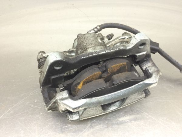 Pinça travão / maxila de travão frente direita AUDI A3 Limousine (8VS,