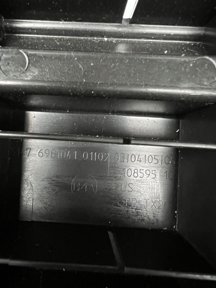 Trunk floor, left