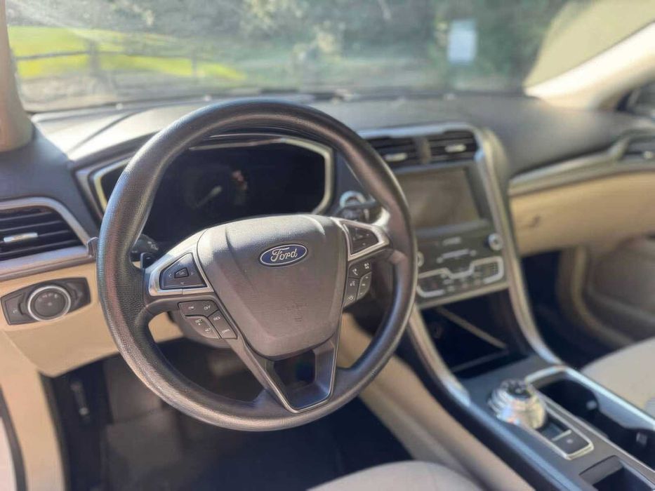Ford Fusion SE      2019